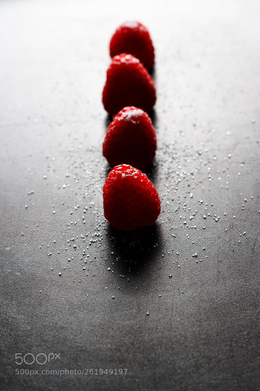 Canon EOS 700D (EOS Rebel T5i / EOS Kiss X7i) sample photo. Red raspberries in a photography