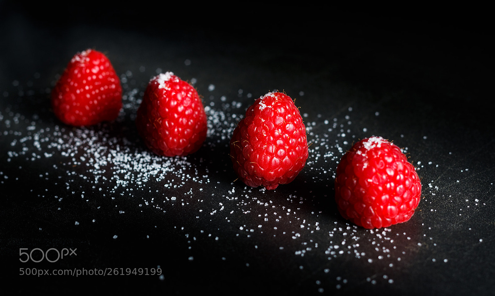 Canon EOS 700D (EOS Rebel T5i / EOS Kiss X7i) sample photo. Red raspberries in a photography