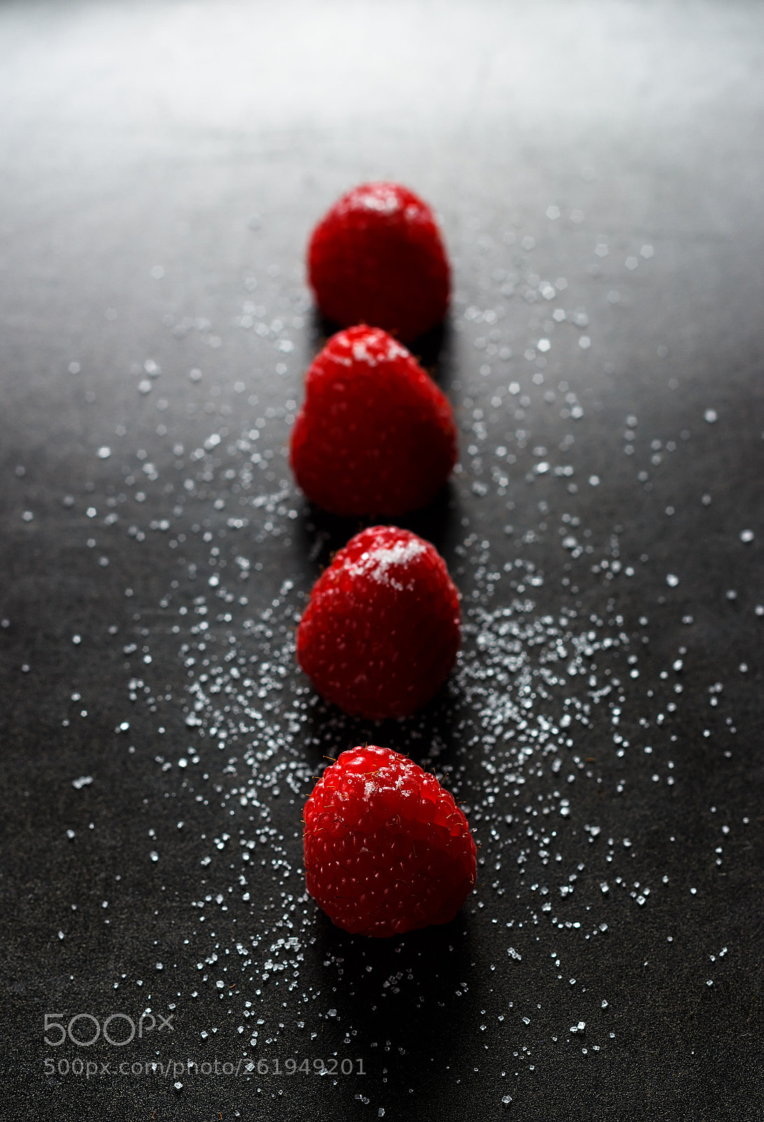 Canon EOS 700D (EOS Rebel T5i / EOS Kiss X7i) sample photo. Red raspberries in a photography