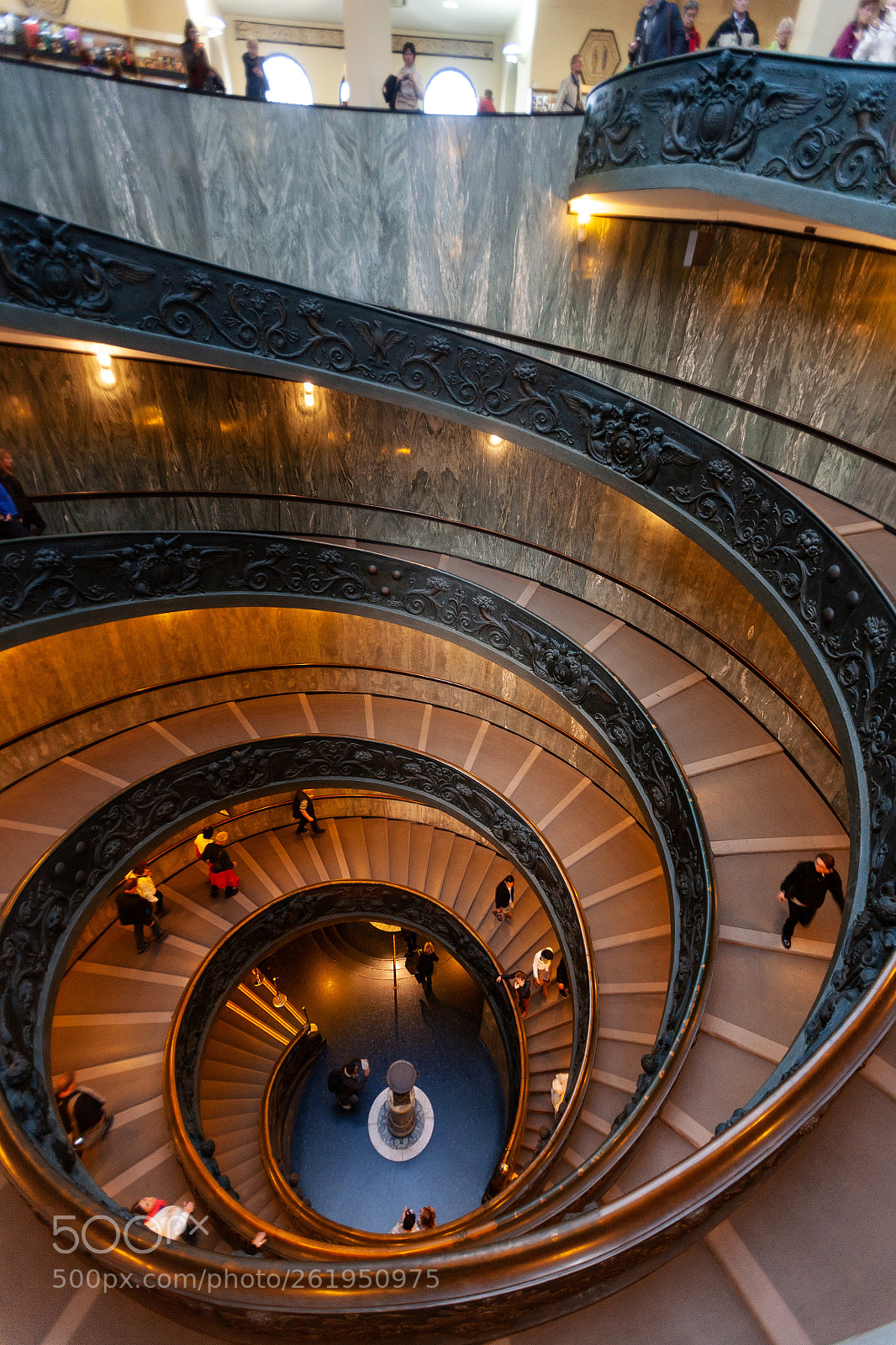 Canon EOS 5D sample photo. Faux bramante staircase photography