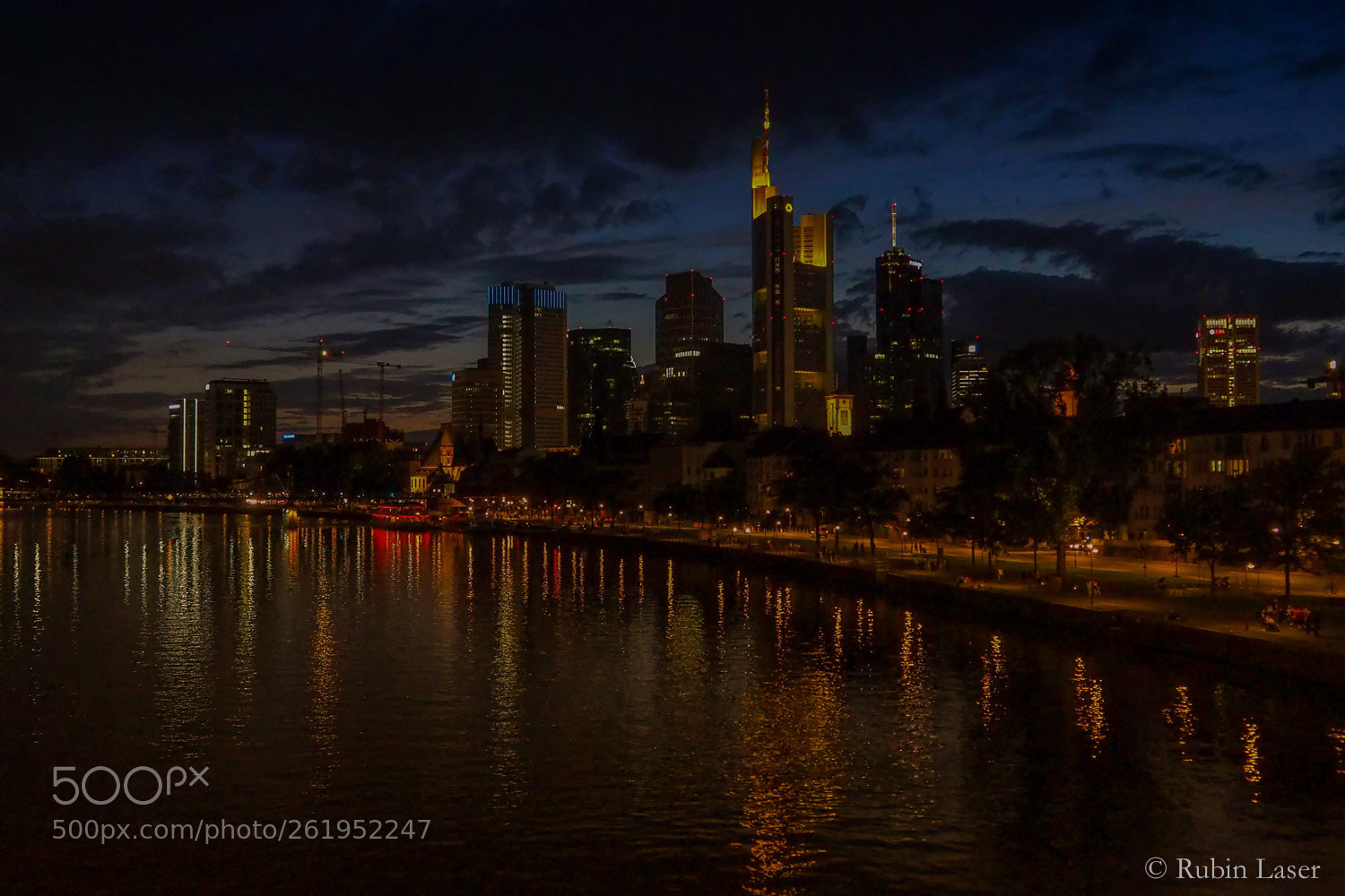 Olympus OM-D E-M10 II sample photo. Frankfurt bei nacht photography