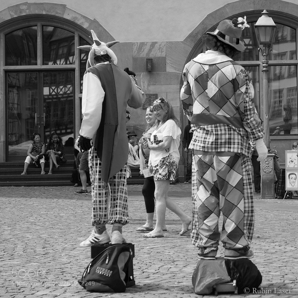 Olympus OM-D E-M10 II sample photo. Clowns in frankfurt am photography