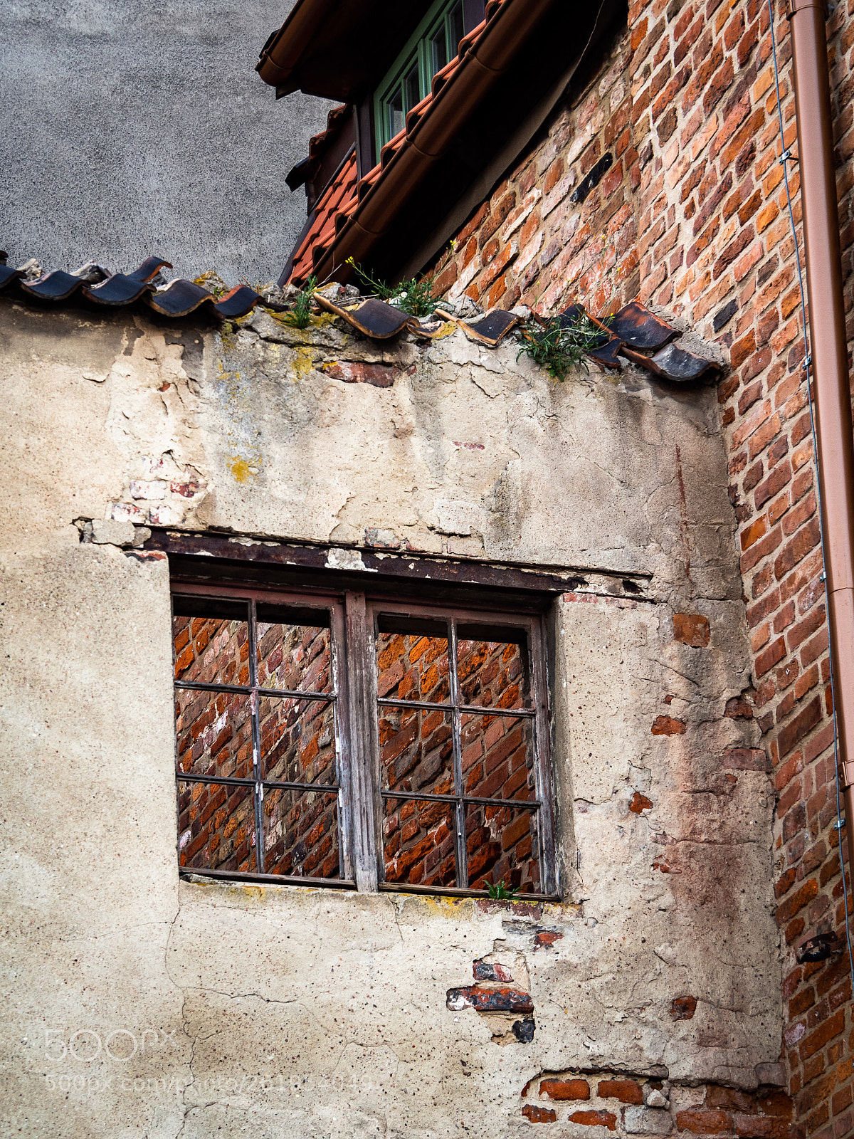 Olympus OM-D E-M10 II sample photo. Brick view photography