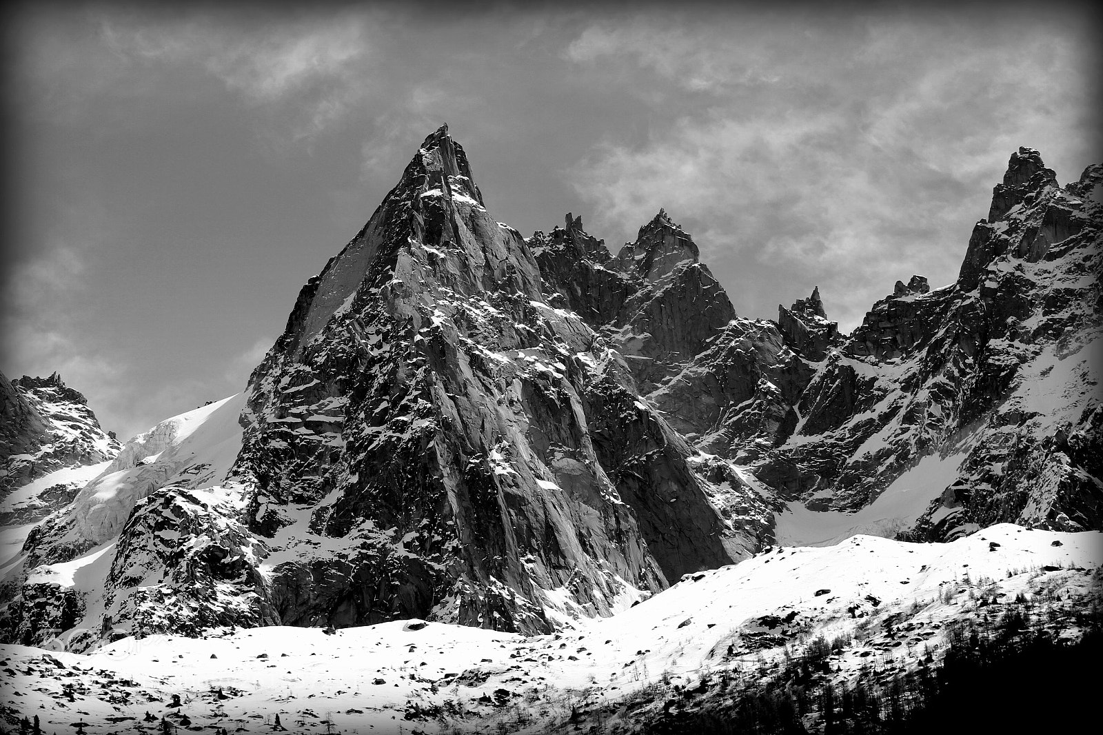 Canon EOS 7D + Canon EF 70-200mm F4L USM sample photo. Mountains of chamonix photography