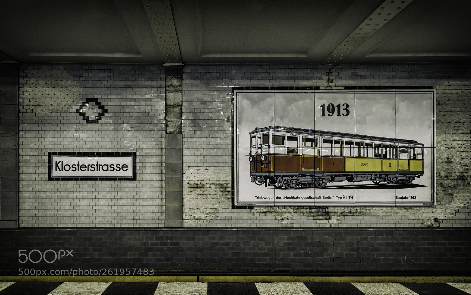 Olympus OM-D E-M10 II sample photo. Berlin metro station photography