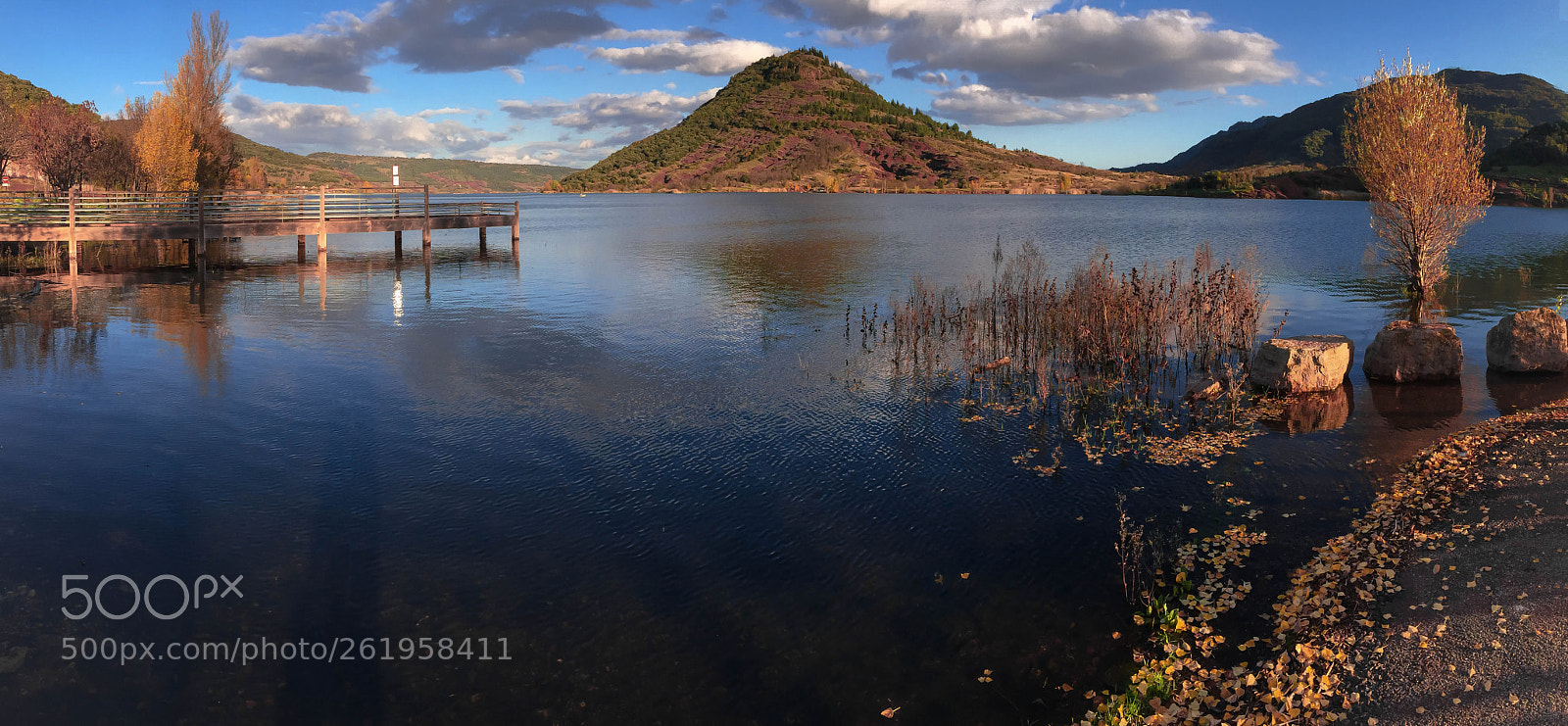 Apple iPhone 6 sample photo. Sunligt on salagou's lake photography