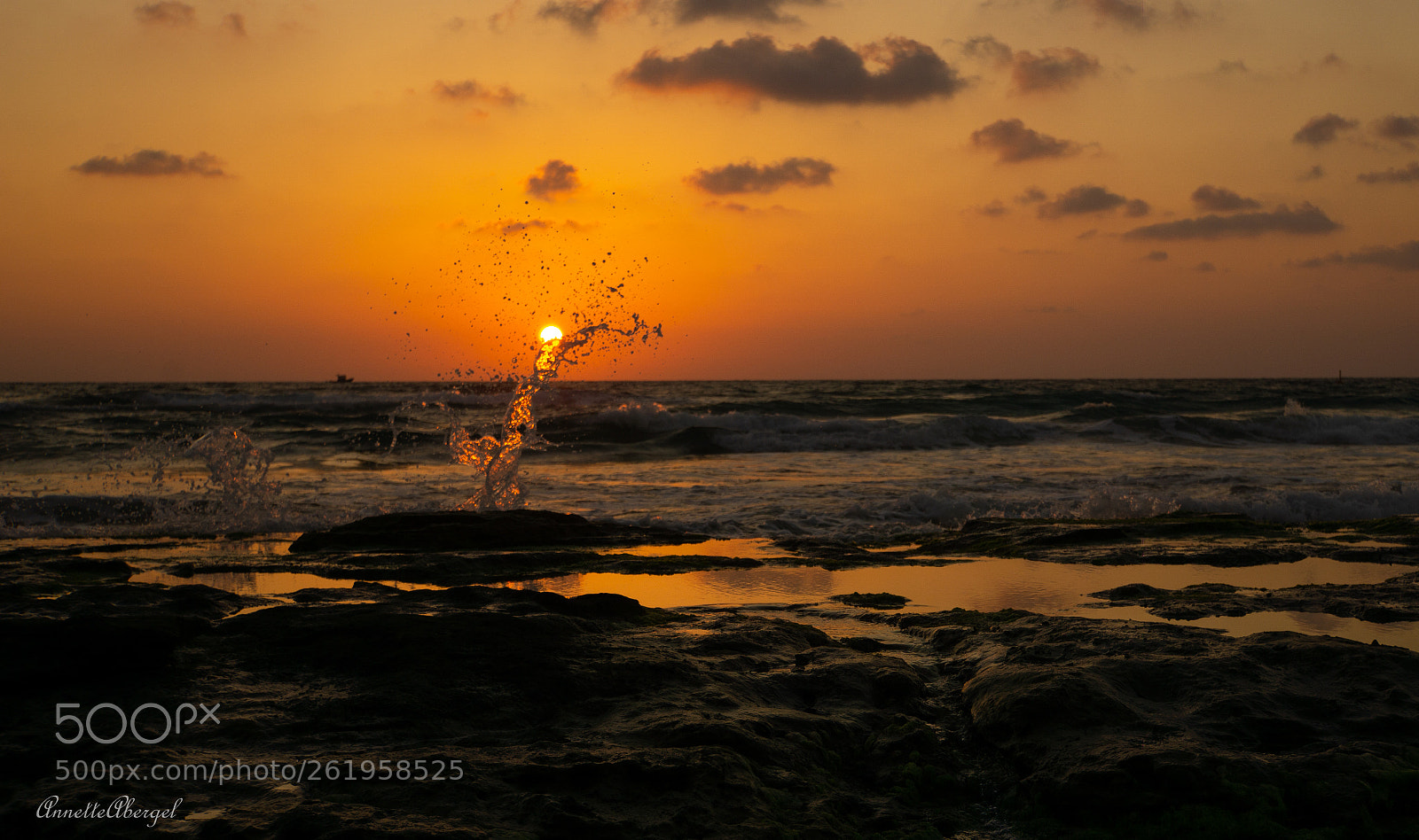 Sony a6000 sample photo. Splash on the sun photography