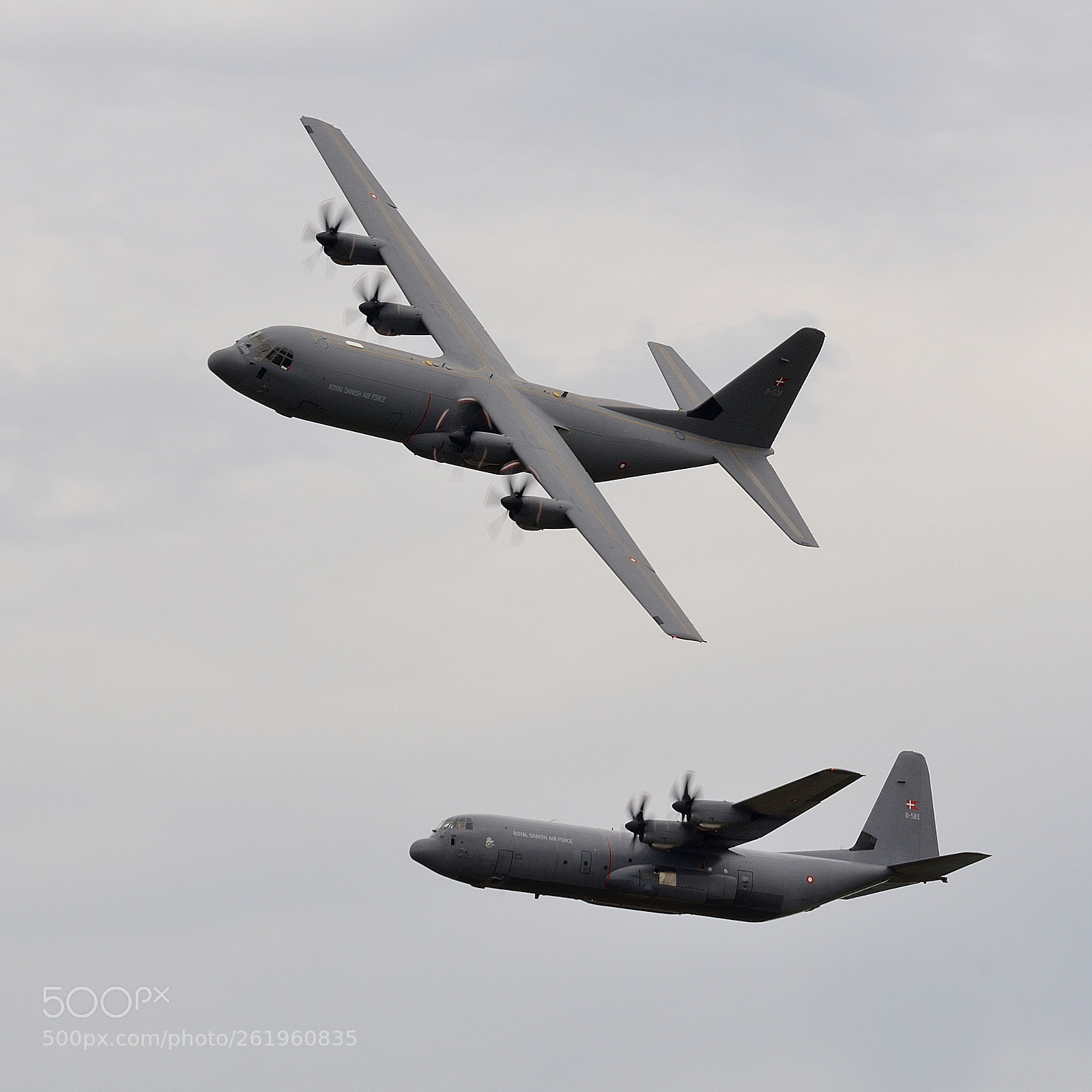 Sigma APO 100-300mm F4 EX IF HSM sample photo. Danish c-130 hercules formation photography