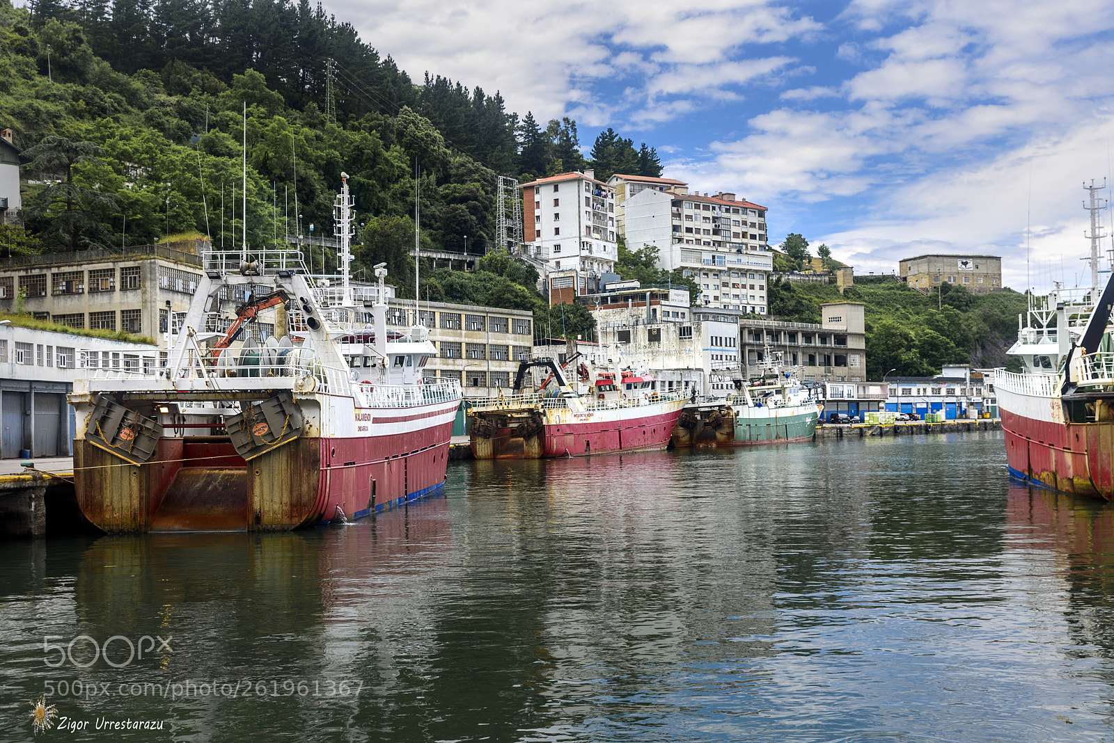 Nikon D810 sample photo. Ondarru, fishing port. photography