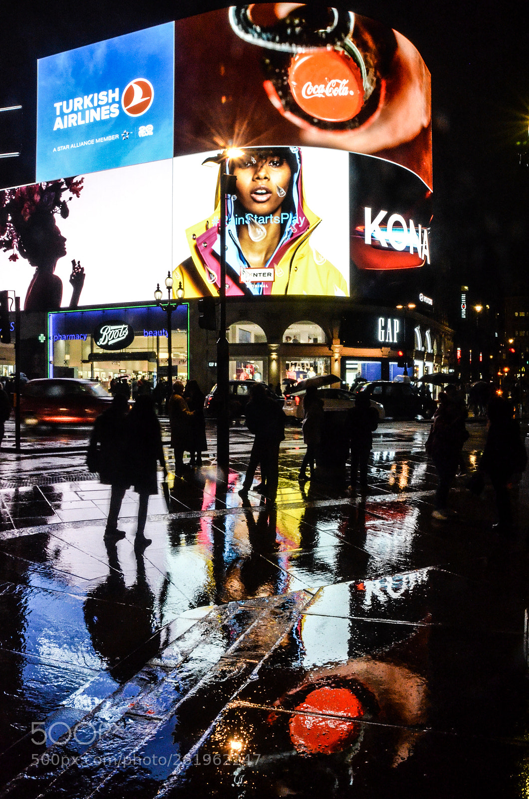 Nikon D5100 sample photo. Rainy piccadilly photography