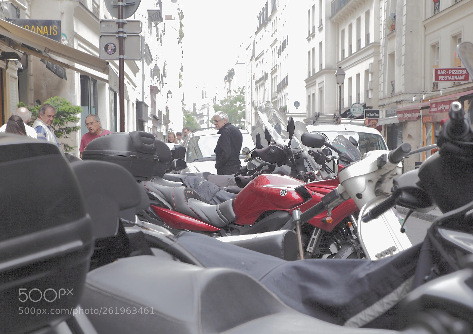 Canon EOS 5D Mark II sample photo. Motorparking in paris photography