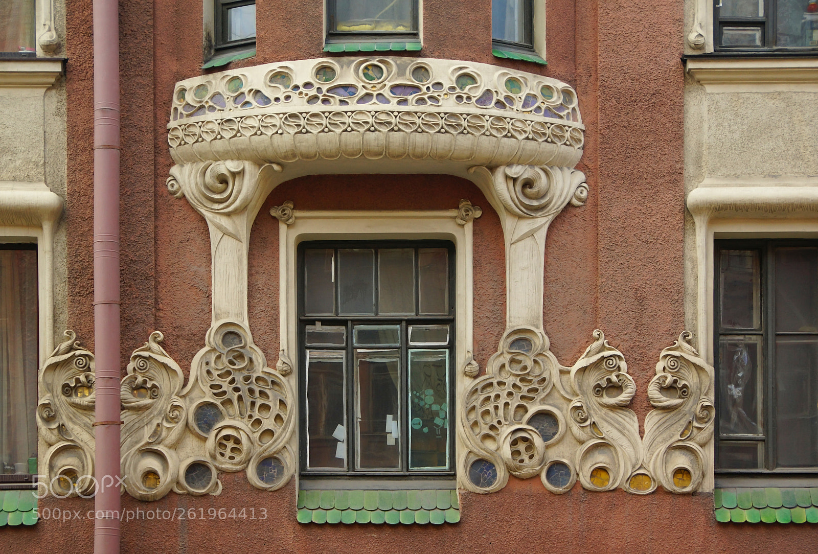 Sony SLT-A77 + Tamron AF 28-105mm F4-5.6 [IF] sample photo. Fragment of the facade photography