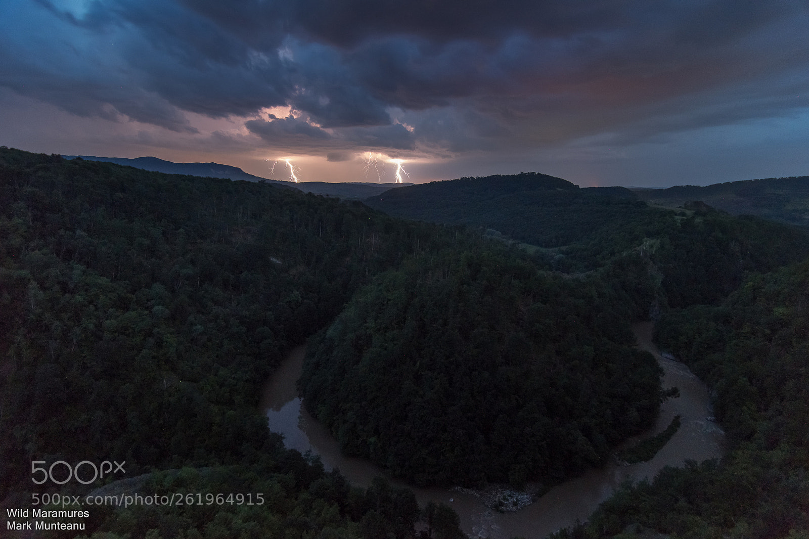 Nikon D500 sample photo. Stormy summer nights photography