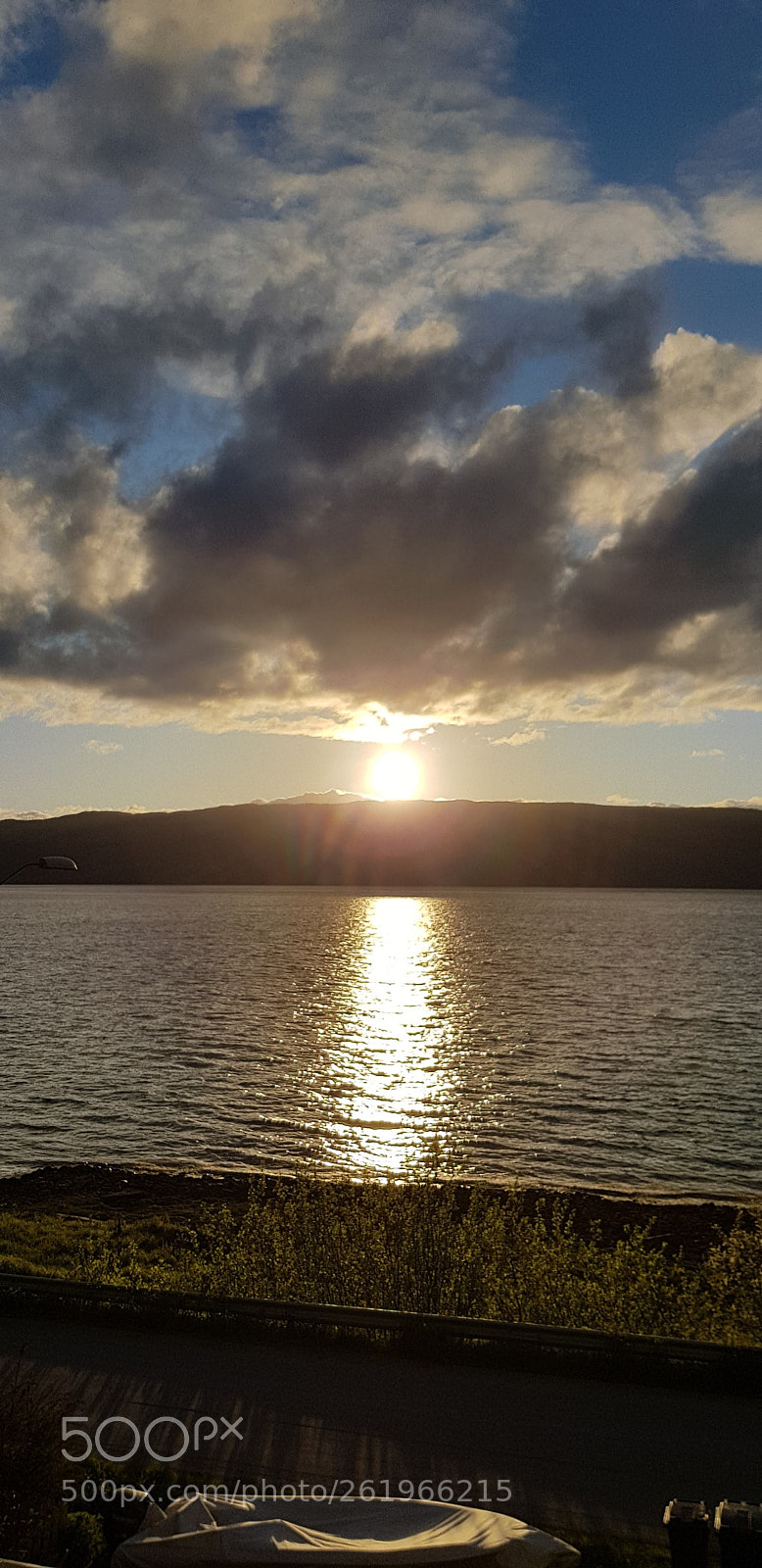 Samsung Galaxy S8 sample photo. Between the cloud and photography