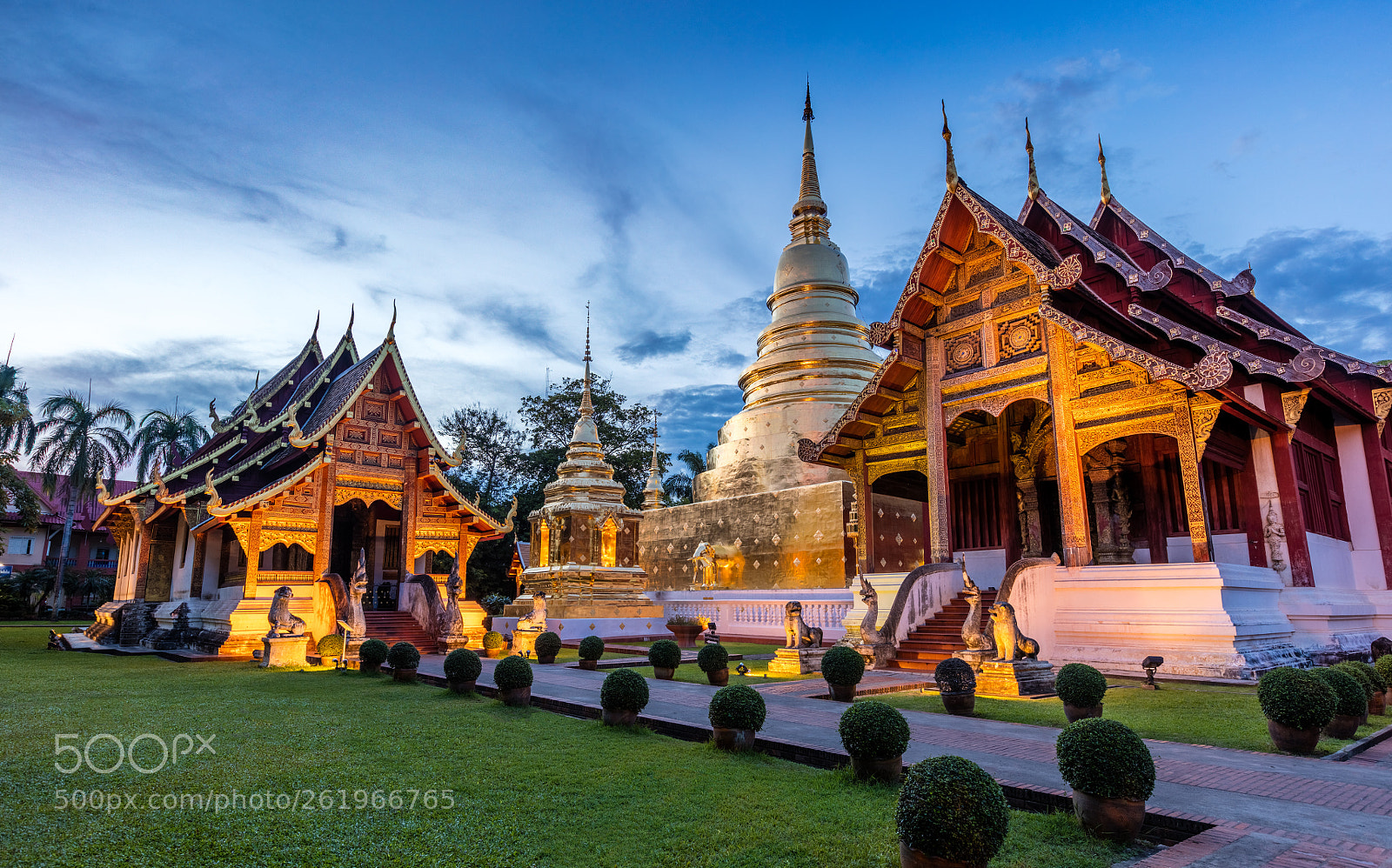 Canon EOS 5DS R sample photo. Phra singh temple photography