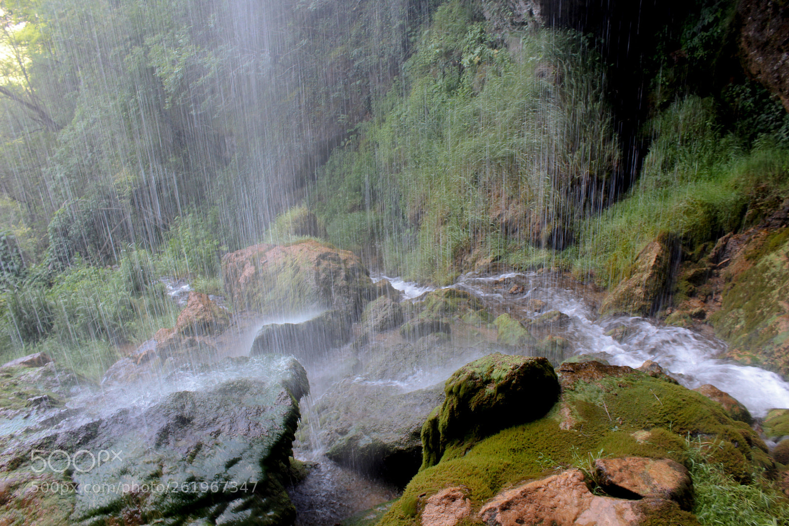 Canon EOS 1300D (EOS Rebel T6 / EOS Kiss X80) sample photo. In the waterfall photography