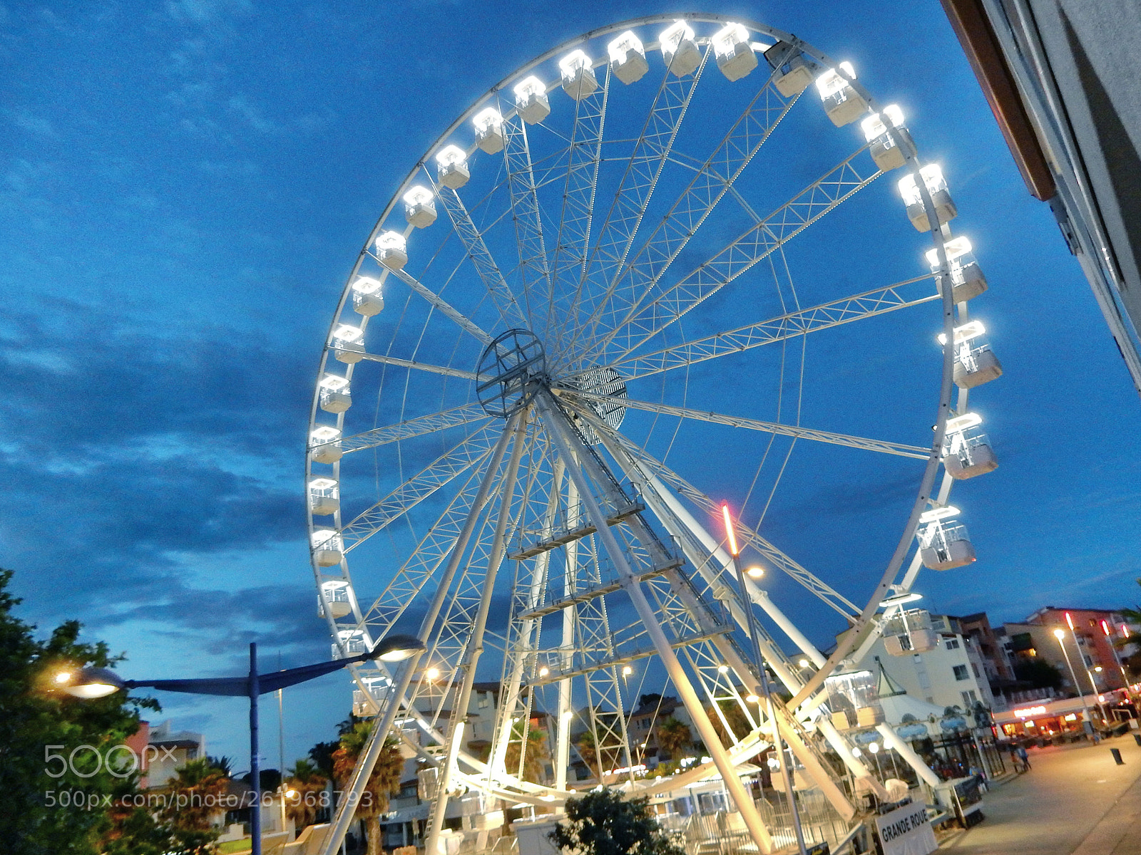 Nikon Coolpix S9900 sample photo. The grand roue in photography