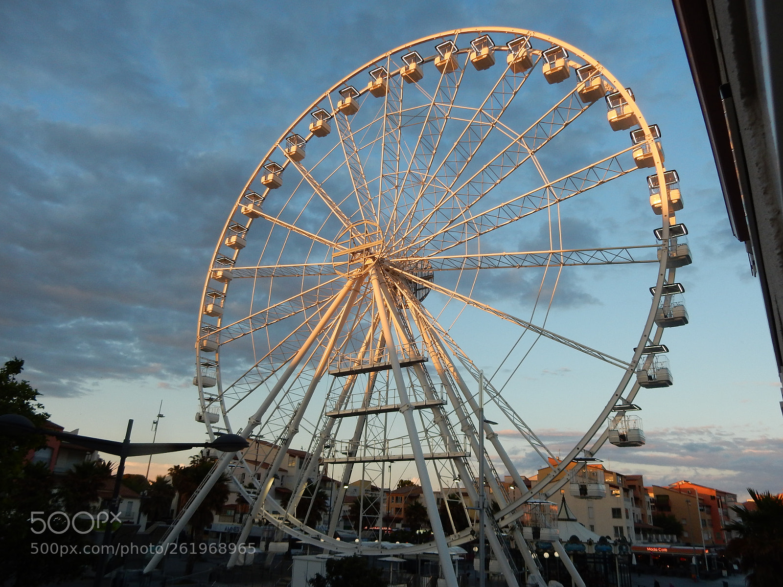 Nikon Coolpix S9900 sample photo. The grand roue in photography