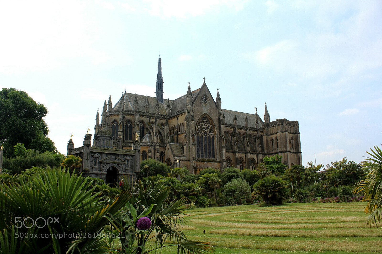 Canon EOS 1300D (EOS Rebel T6 / EOS Kiss X80) sample photo. Arundel castel, garden photography