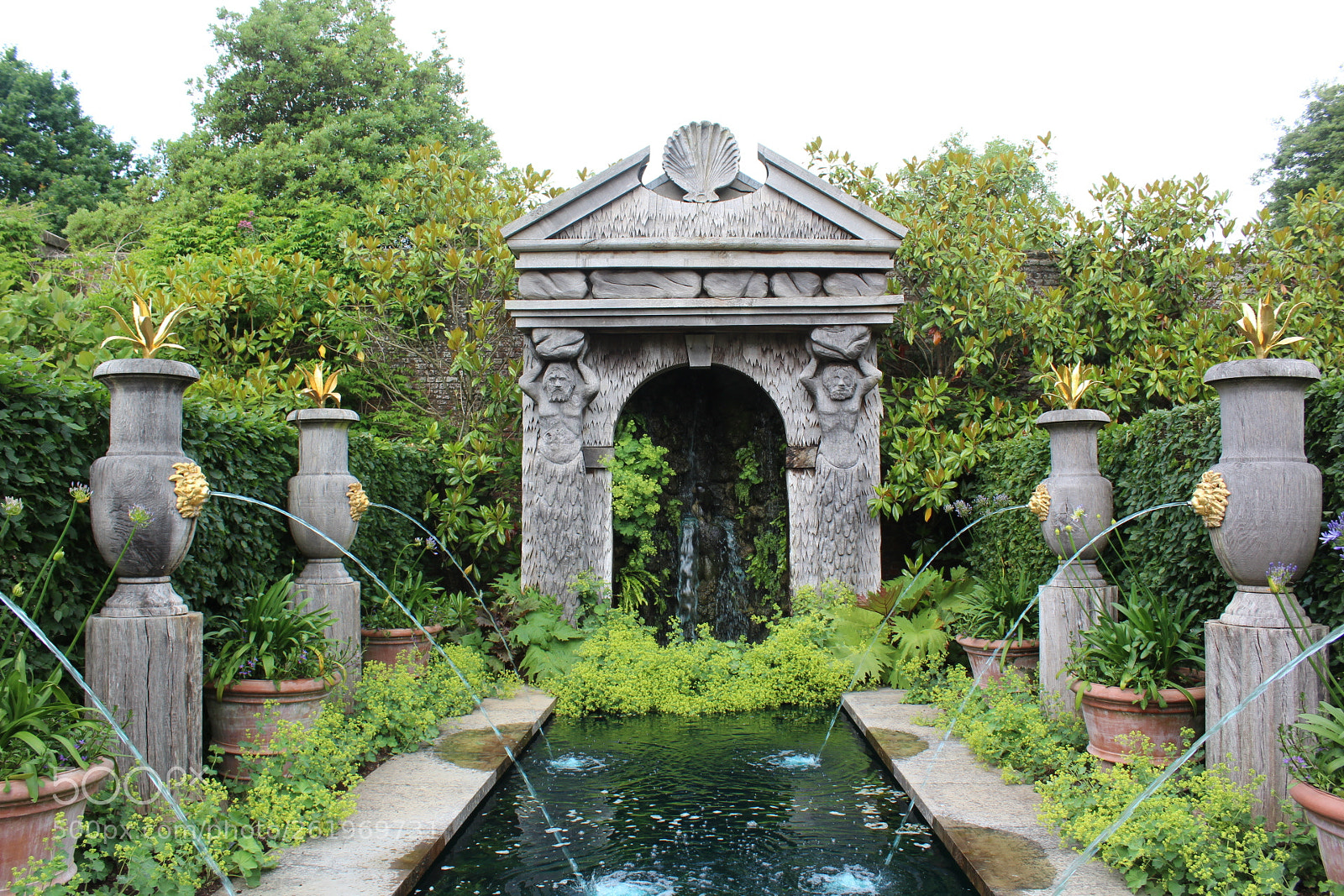 Canon EOS 1300D (EOS Rebel T6 / EOS Kiss X80) sample photo. Arundel castel, garden photography