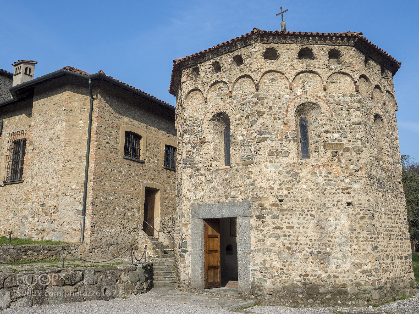 Olympus OM-D E-M1 Mark II sample photo. Agliate brianza italy historic photography