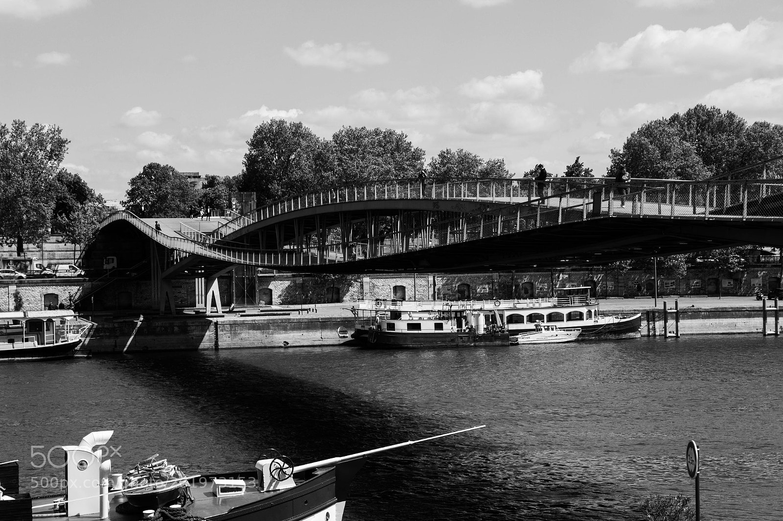 Canon EOS 700D (EOS Rebel T5i / EOS Kiss X7i) sample photo. Passerelle simone de beauvoir photography