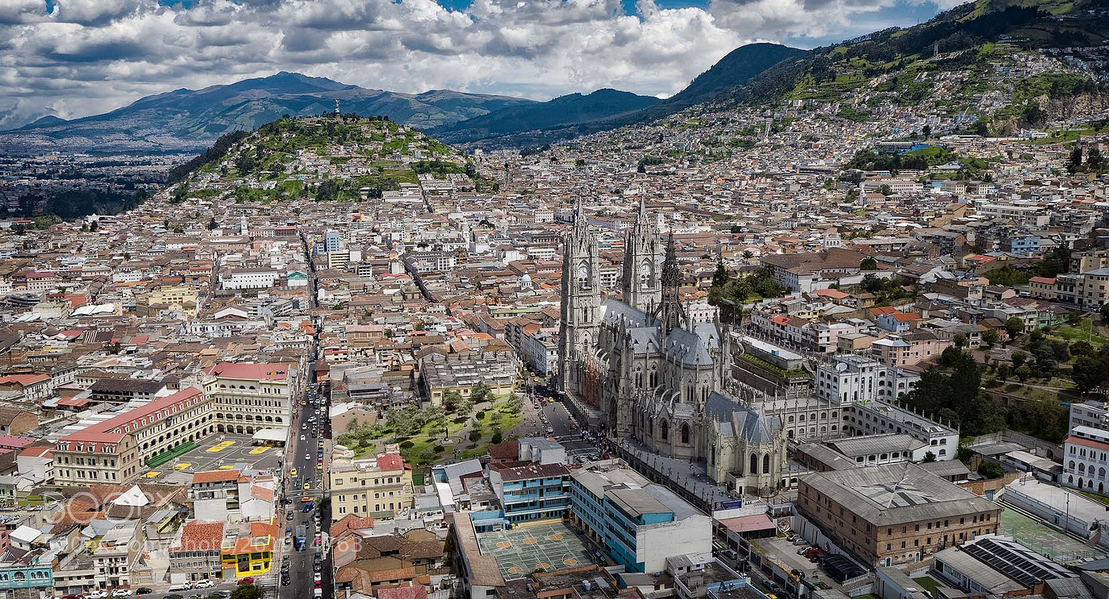 DJI FC6520 sample photo. Basilica panecillo quito ecuador photography