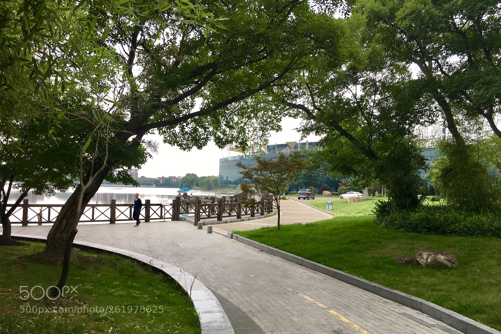 Apple iPad Pro sample photo. 华亭湖畔 photography