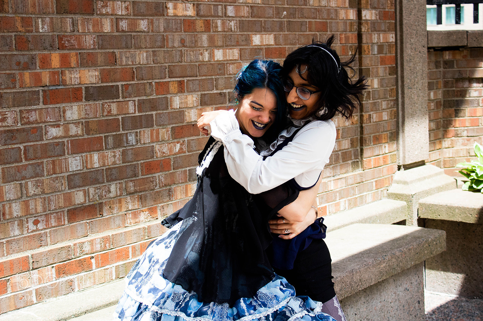 Canon EOS 1300D (EOS Rebel T6 / EOS Kiss X80) sample photo. Your hugs lift me photography
