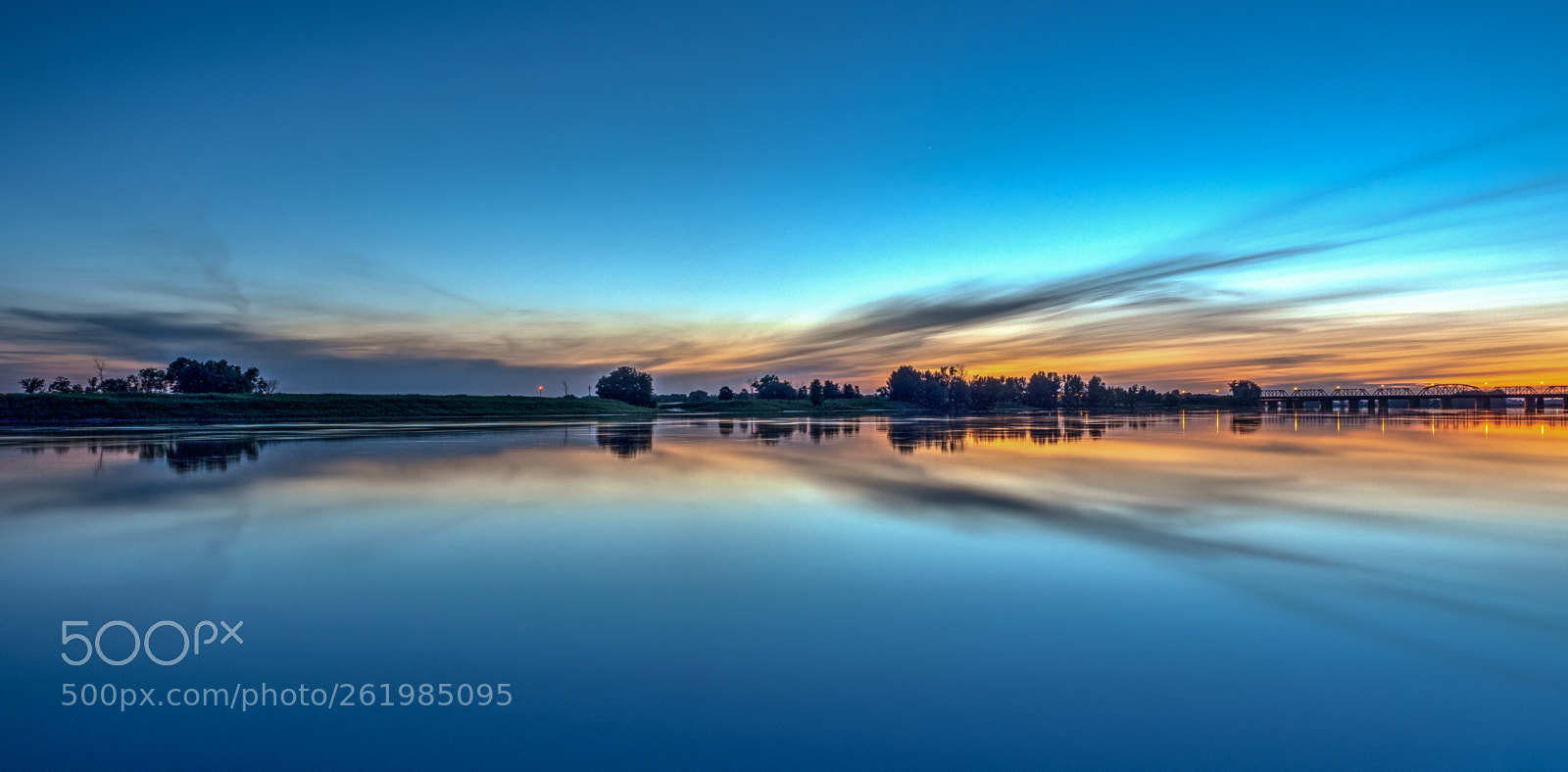 Olympus OM-D E-M5 II sample photo. Blue hour photography