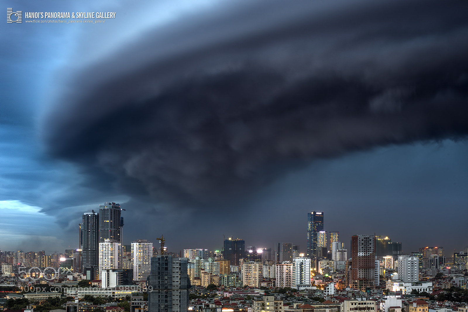 Canon EOS 5D Mark IV sample photo. Late storm photography