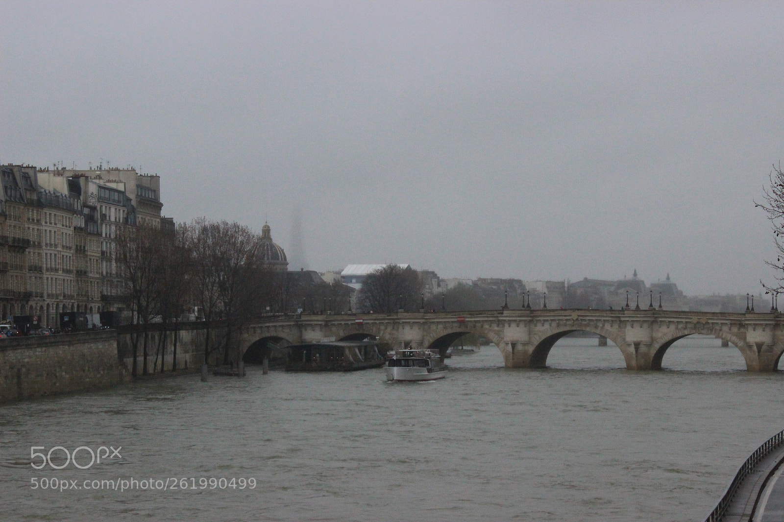 Canon EOS 600D (Rebel EOS T3i / EOS Kiss X5) sample photo. Ghost eiffel photography