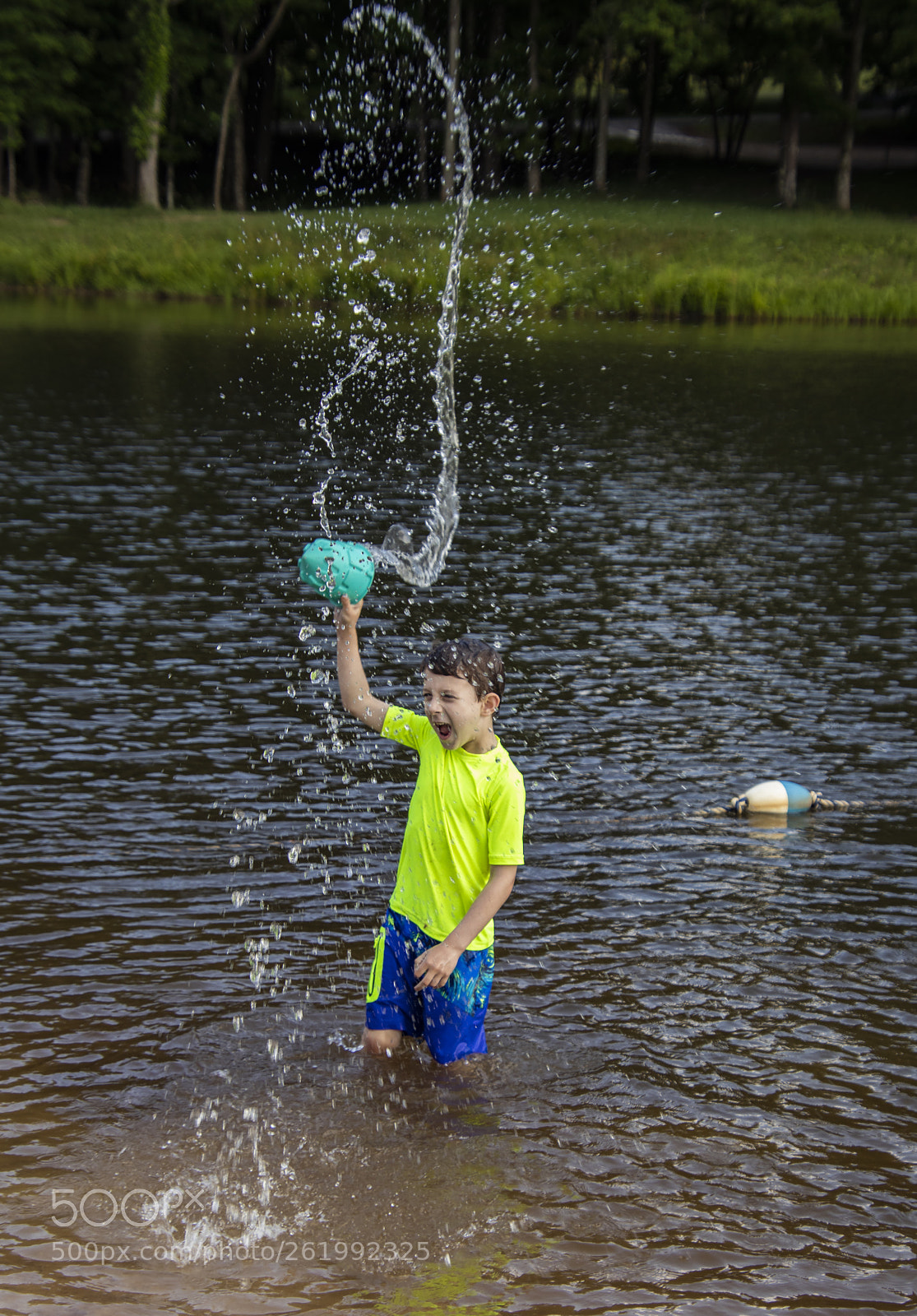 Canon EOS 77D (EOS 9000D / EOS 770D) sample photo. Splash photography