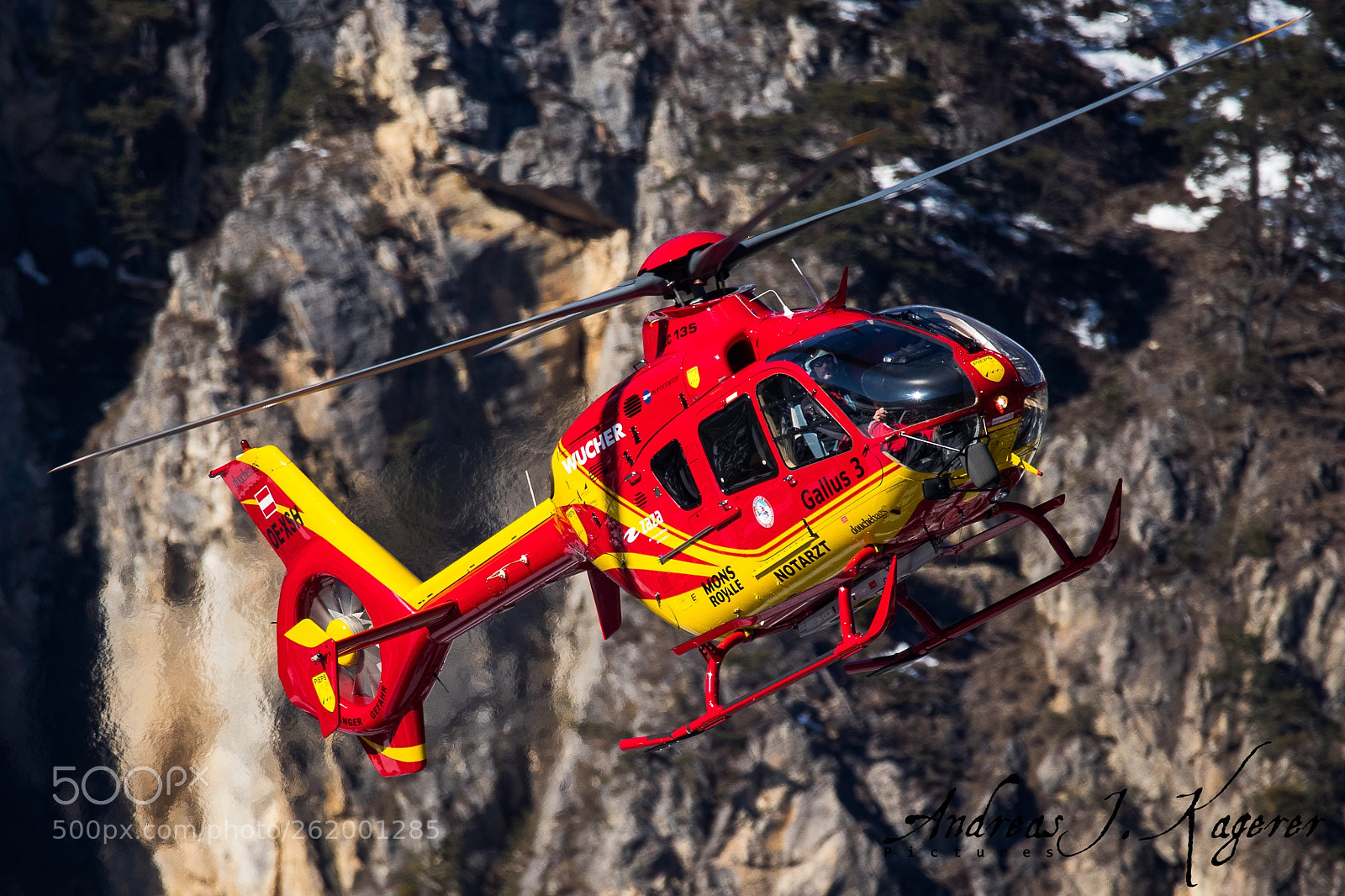 Canon EOS 80D sample photo. On final approach photography