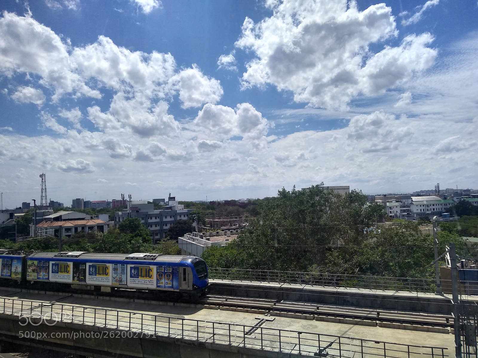 Motorola Moto G (5S) Plus sample photo. Metro retro photography