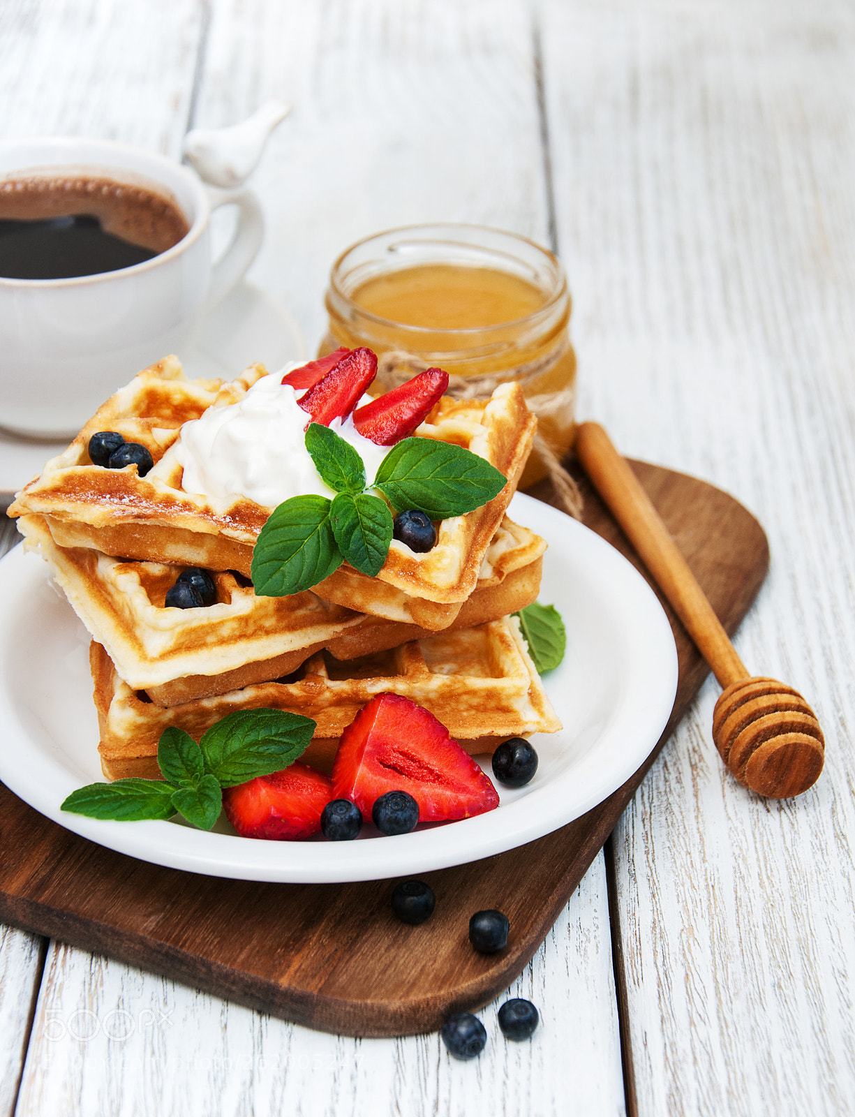 Nikon D90 sample photo. Waffles with strawberries, blueberry photography