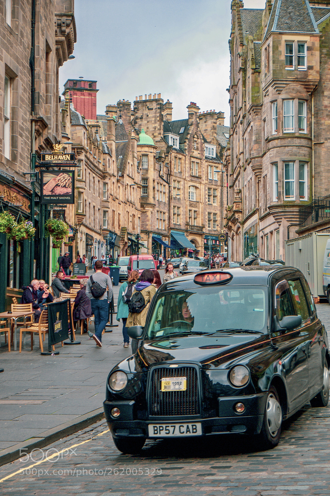 Fujifilm X-T20 sample photo. Iconic black cab on photography