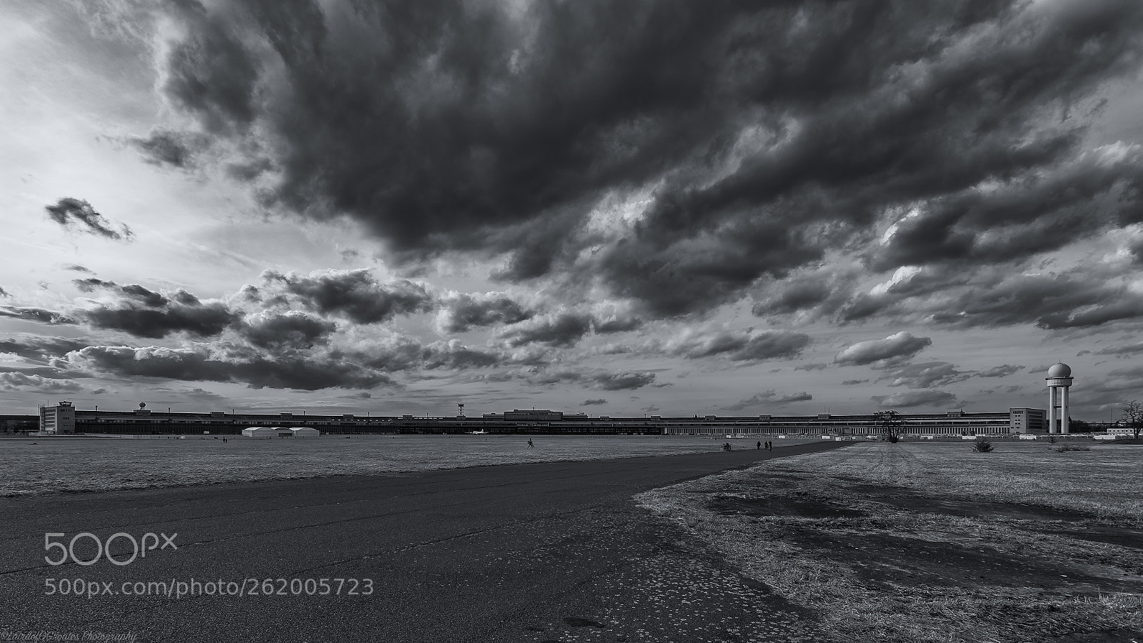 Canon EOS 6D sample photo. Tempelhofer feld photography