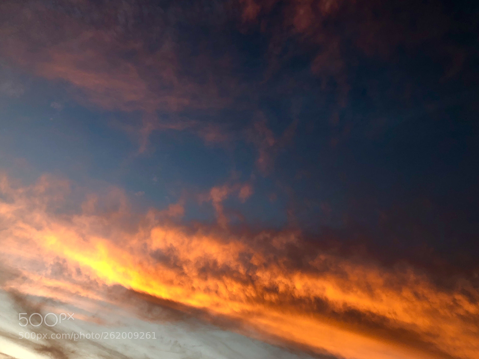 Apple iPhone 8 Plus sample photo. Fire in the sky! photography