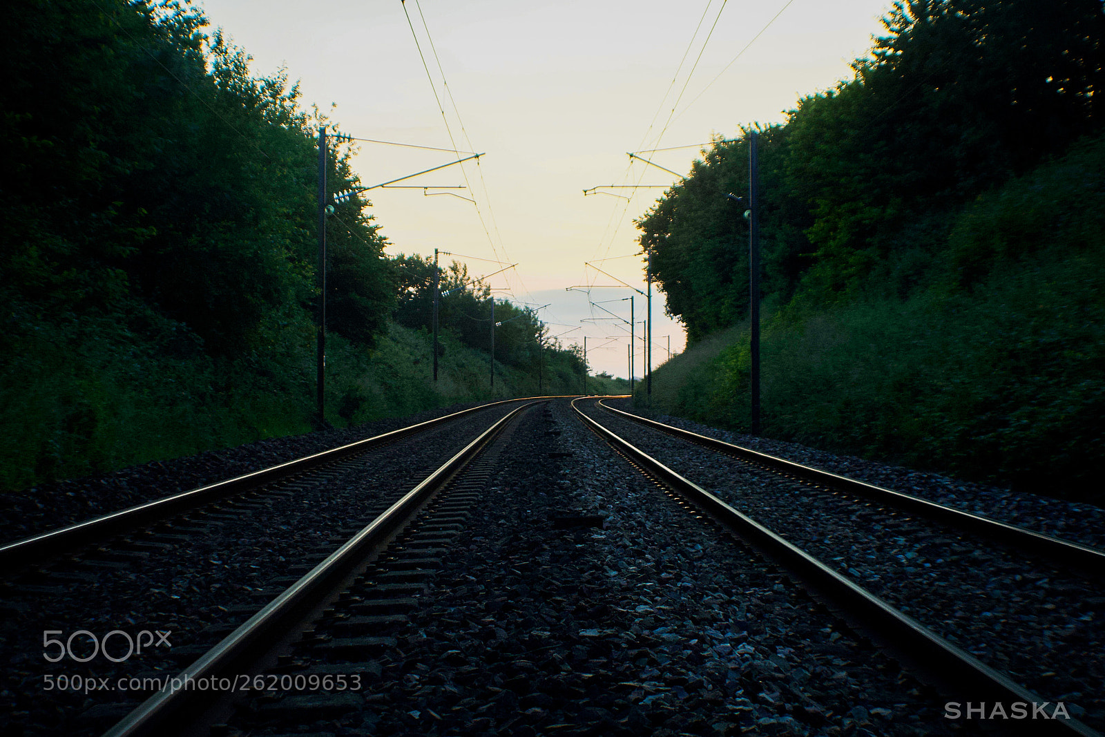 Canon EOS 400D (EOS Digital Rebel XTi / EOS Kiss Digital X) sample photo. Railway photography