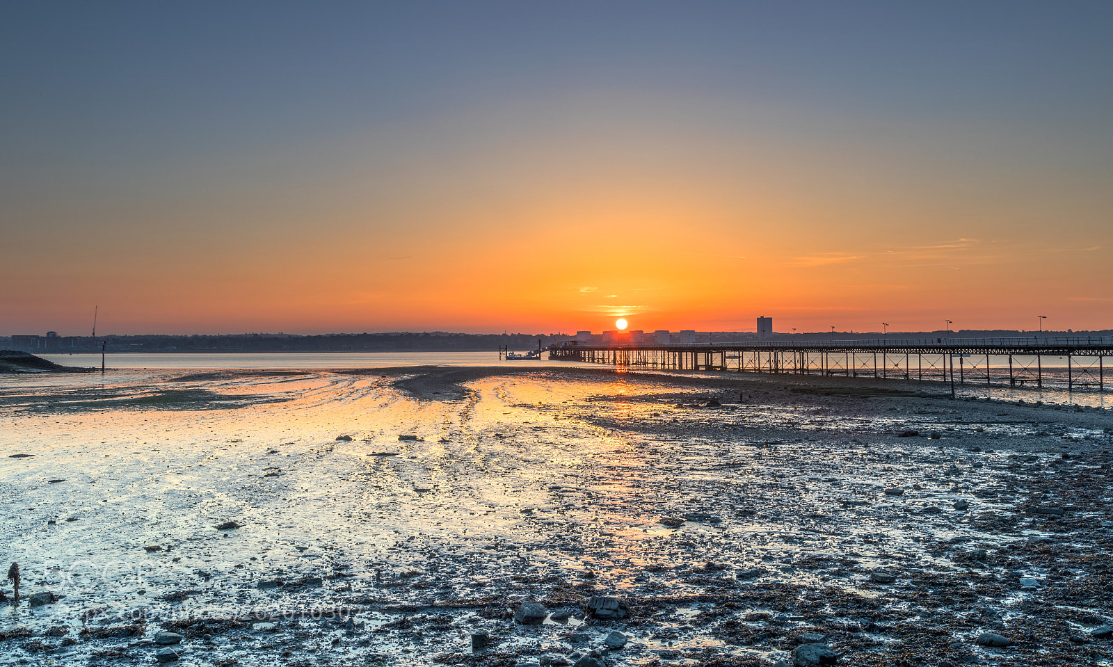 Canon EOS 5D Mark IV sample photo. Hythe pier sunrise photography