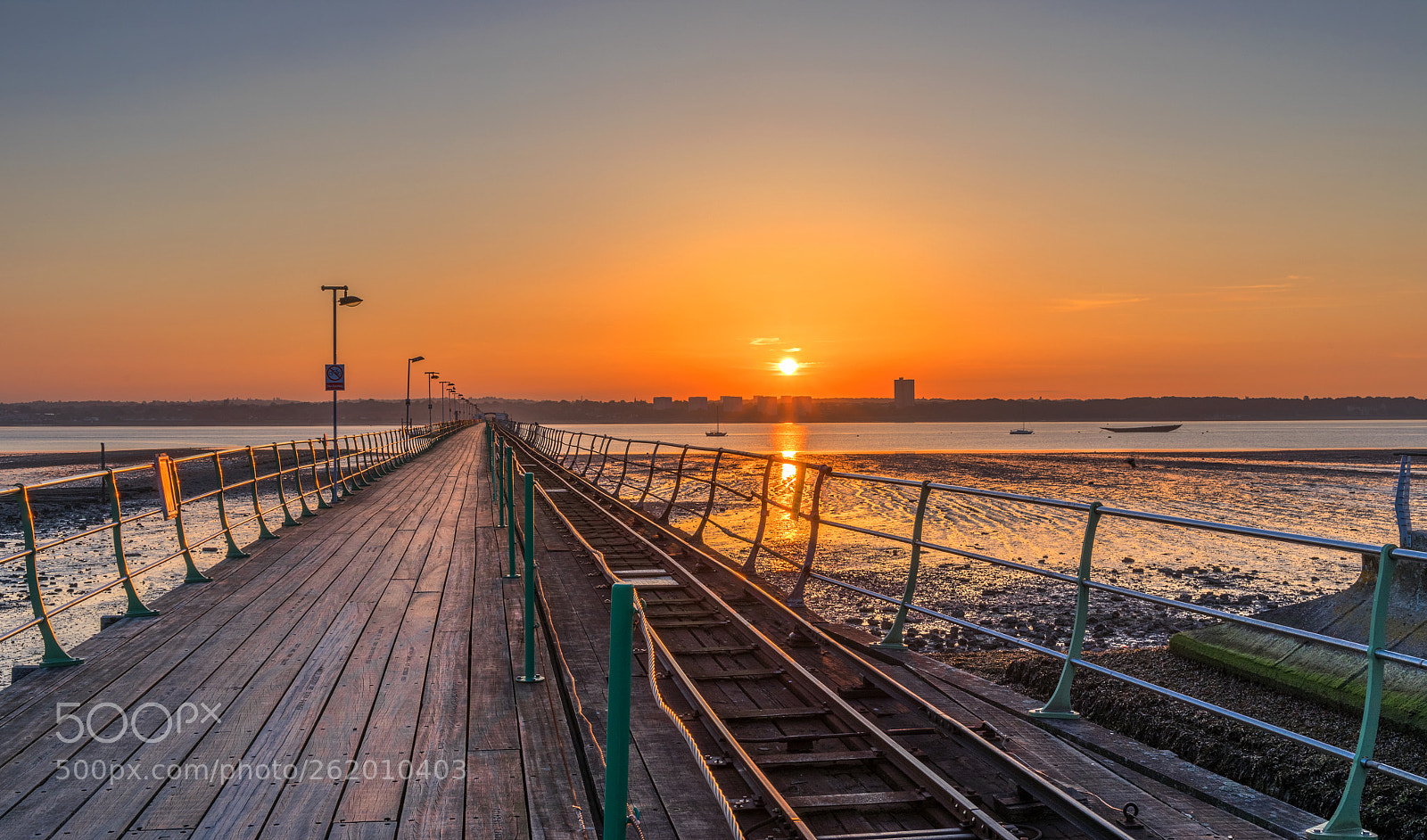 Canon EOS 5D Mark IV sample photo. Hythe pier photography