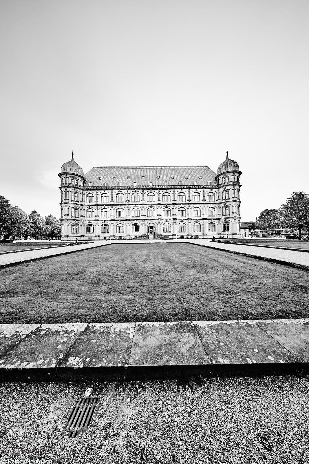 Sony a7R II sample photo. Musikhochschule b&w photography