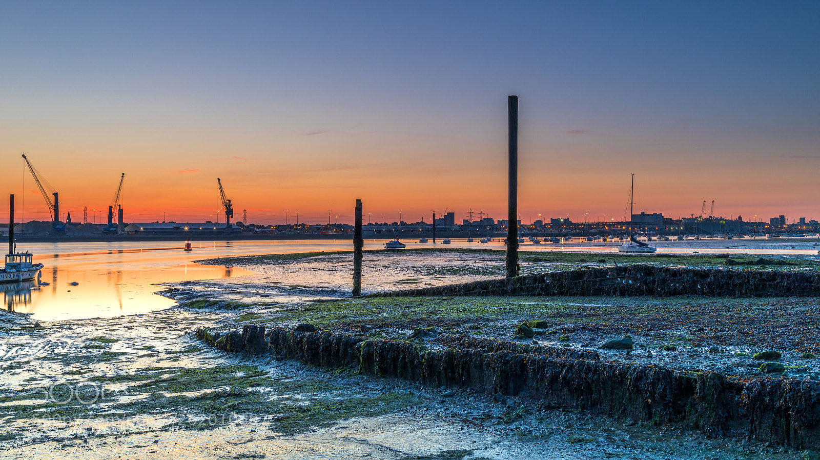 Canon EOS 5D Mark IV sample photo. Southampton water low tide photography
