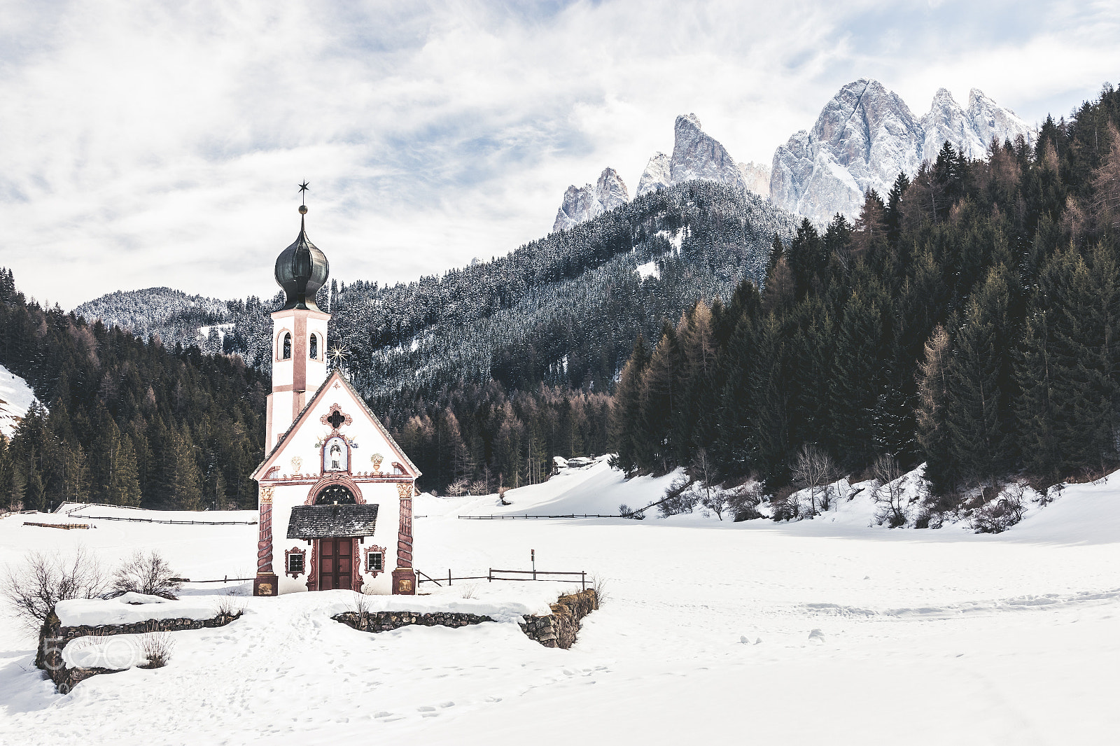 Canon EOS 70D sample photo. Kitsch in the alps photography