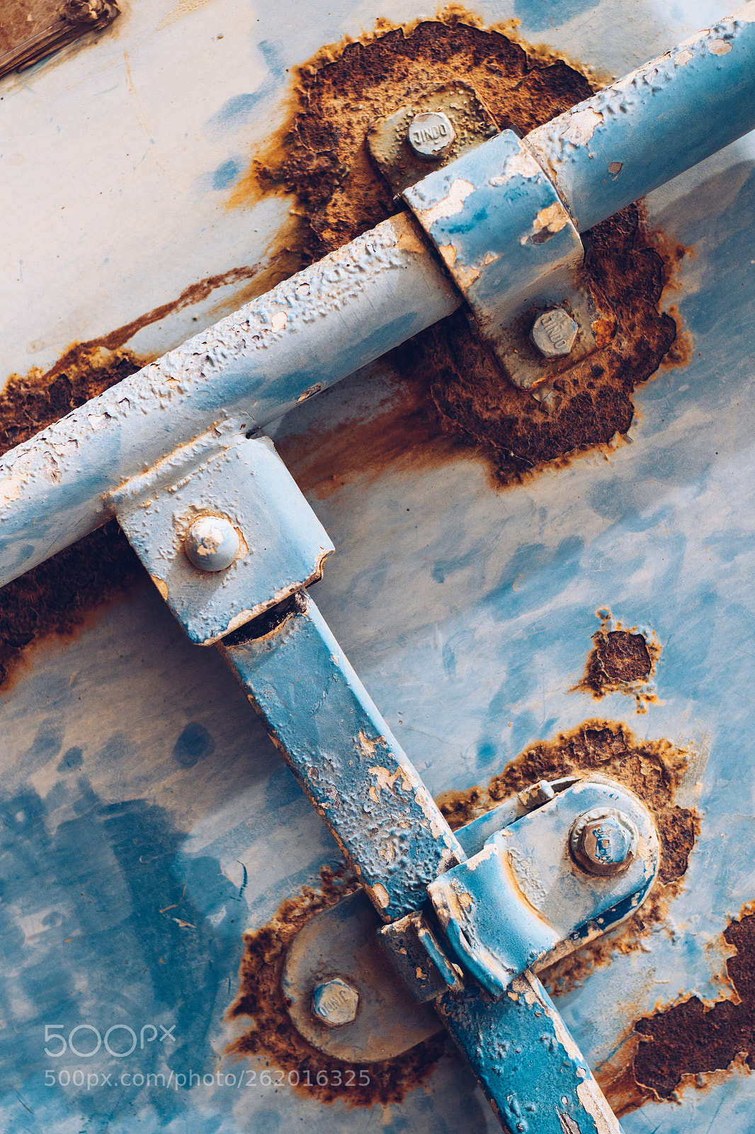Canon EOS 7D Mark II sample photo. Rusting photography
