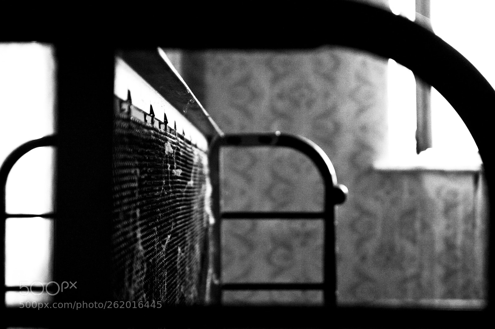 Canon EOS 40D sample photo. Forgotten bed photography