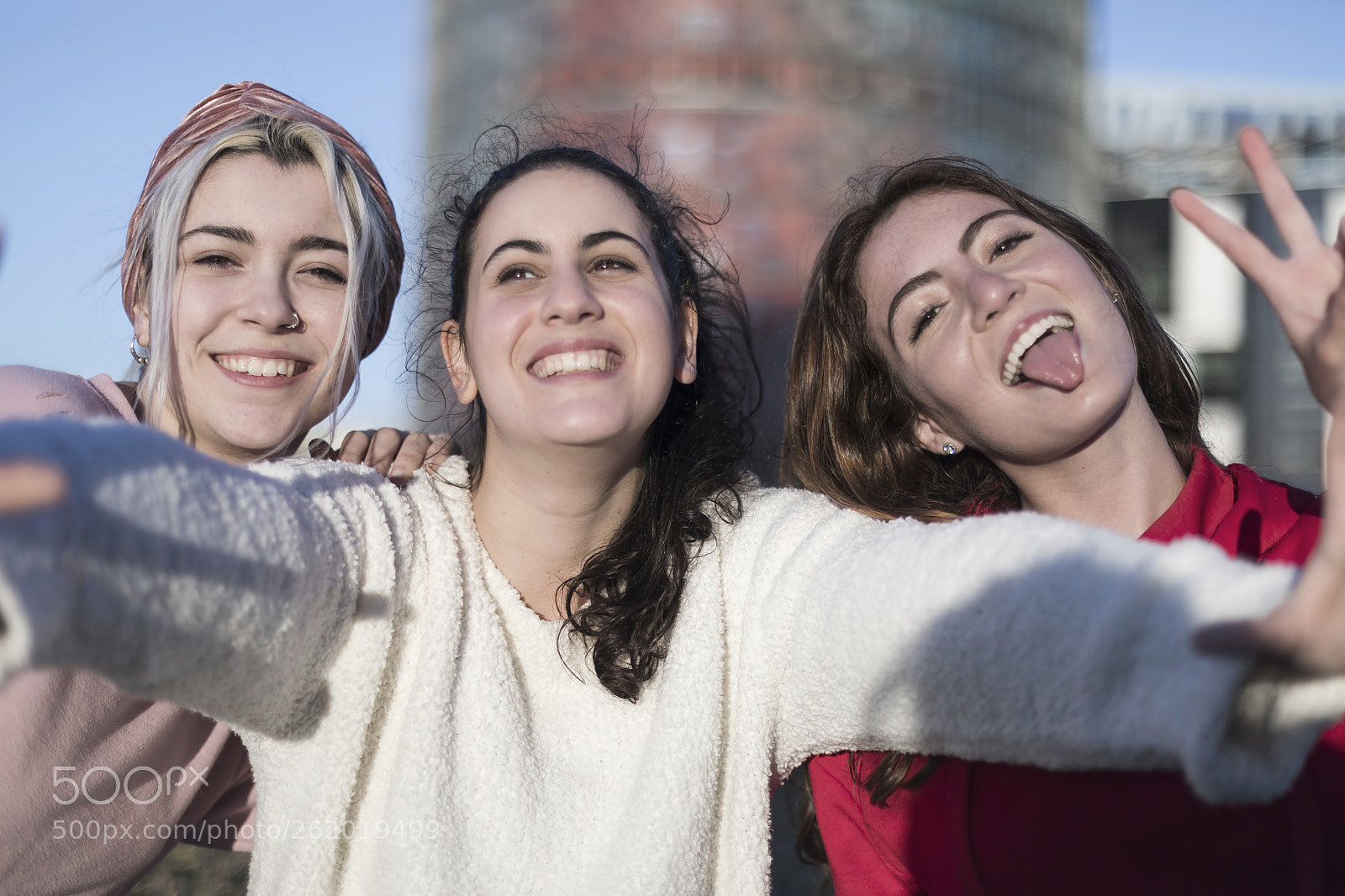 Canon EOS 5D Mark IV sample photo. Three happy best girlfriends photography