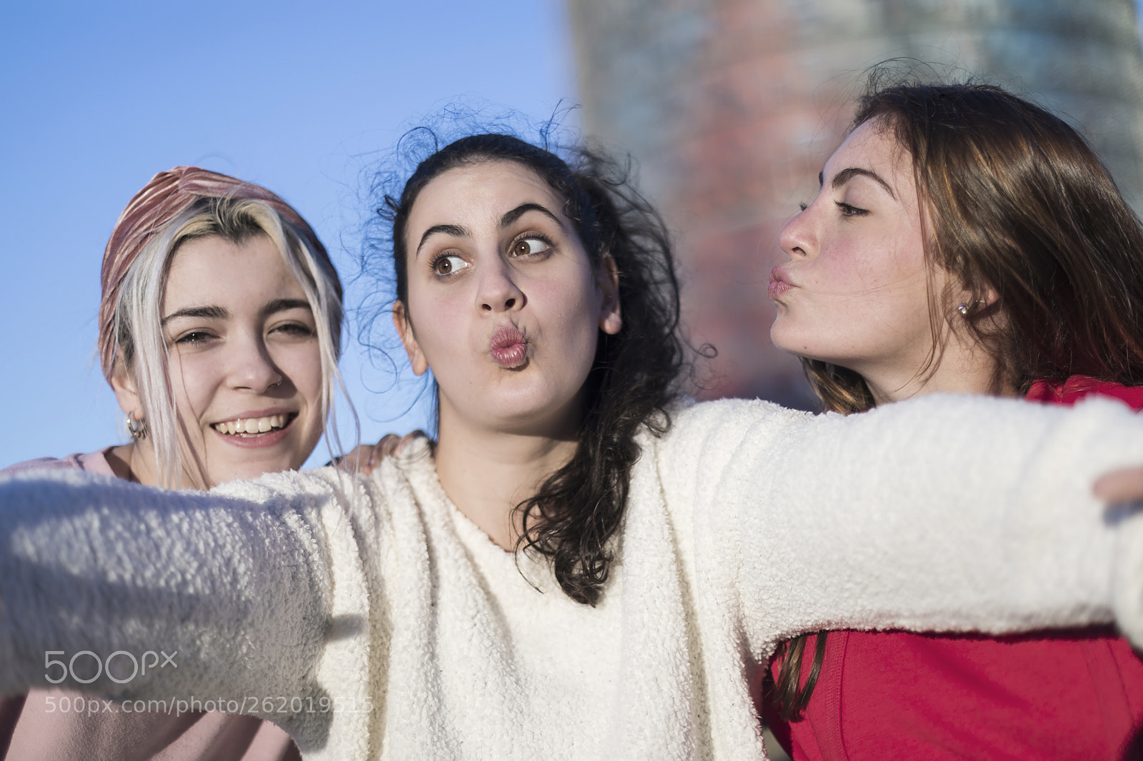 Canon EOS 5D Mark IV sample photo. Three happy best girlfriends photography