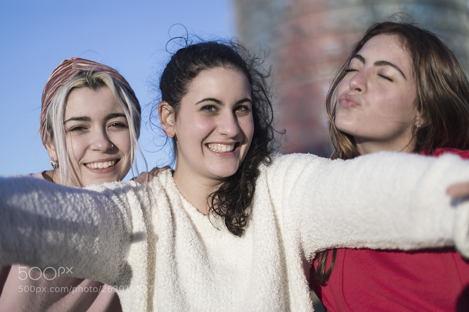 Canon EOS 5D Mark IV sample photo. Three happy best girlfriends photography